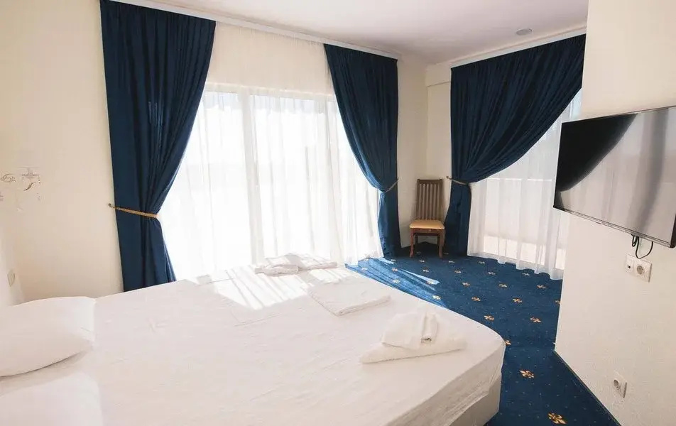 Deluxe Building 1 Double Studio (full double bed)