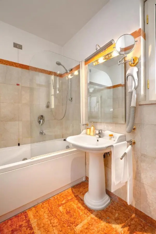 Double Junior Suite with balcony (full double bed)
