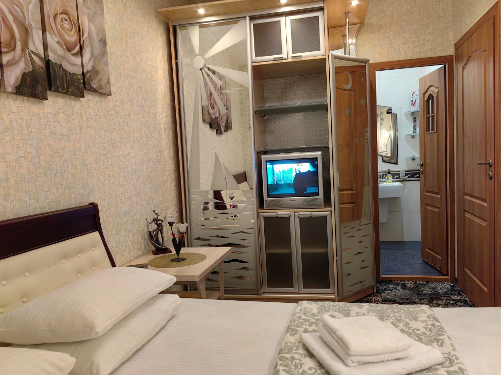 One-room No. 6 Economy Interior Double room (full double bed)