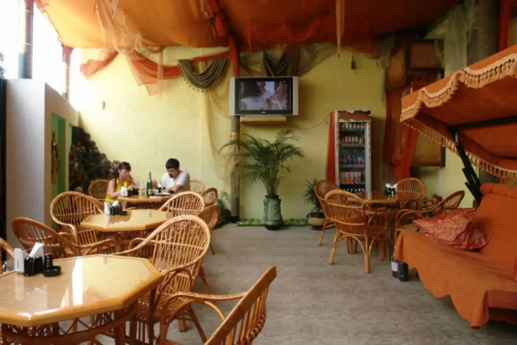 Food & Beverage