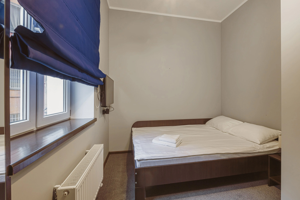 Kopernik Hotel Room Type - Small Double room full double bed