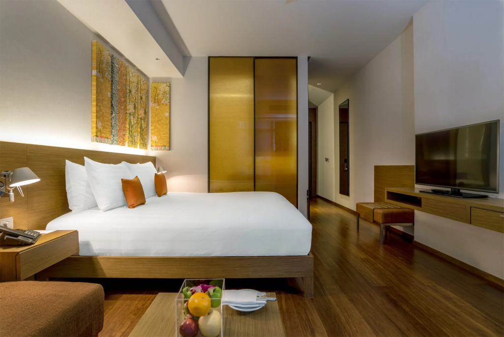 Superior Double room with city view (full double bed)