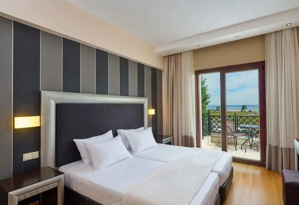 Standard Double room with balcony and with pool view (full double bed)