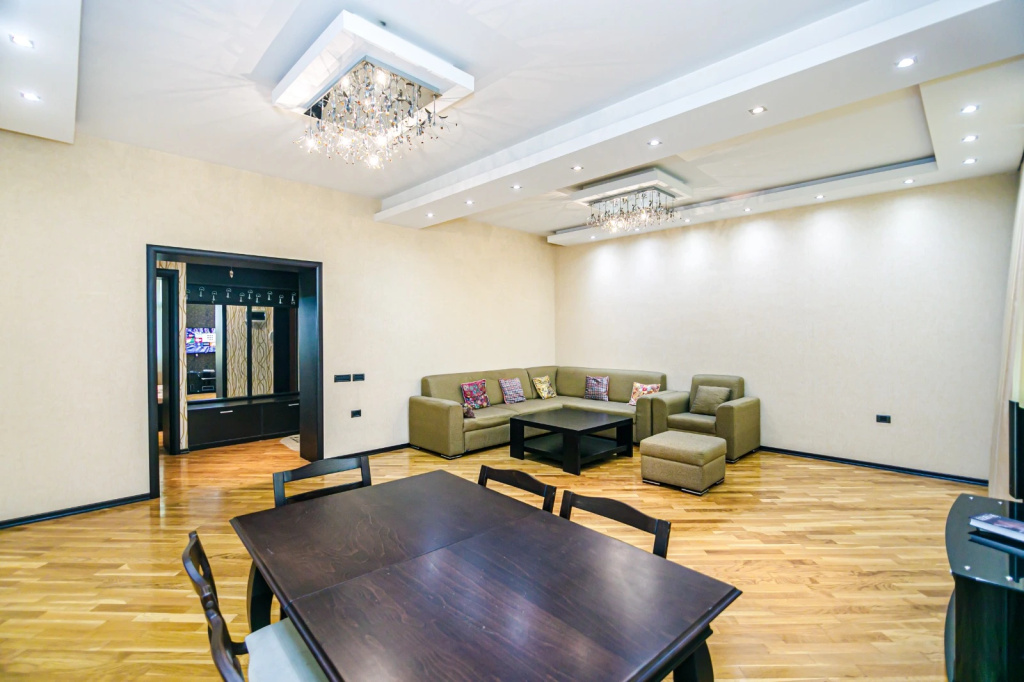 Отель Апартаменты LUX Apartment Nizami street 73 в Баку