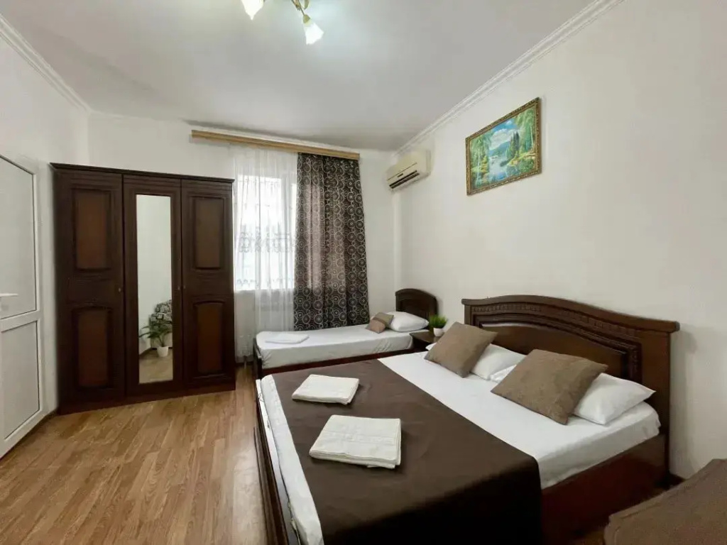 Standard Triple room