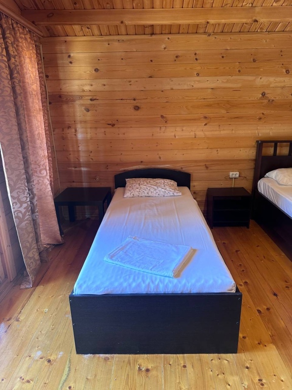 Трёхместный номер Economy с балконом и с красивым видом из окна в Holiday park