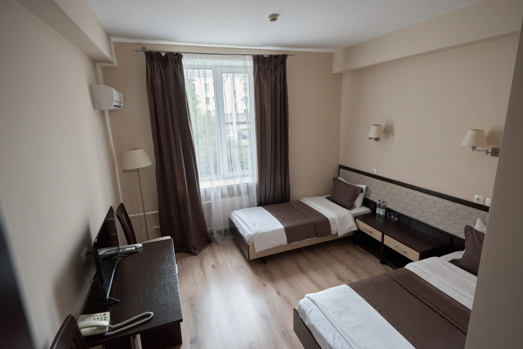 Korona Hotel Room Type - Standard Double room with city view twin beds
