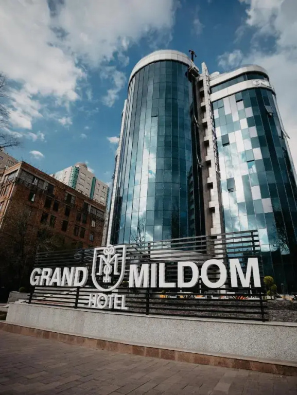 Grand Mildom Hotel — фото