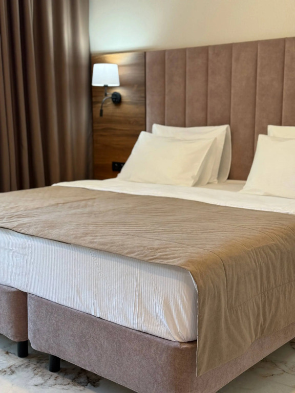 Двухместный номер Standard с балконом и с красивым видом из окна двуспальная кровать в Лучезарный