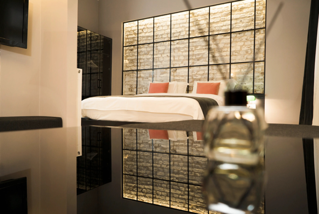 Hamam Suite with balcony and with city view