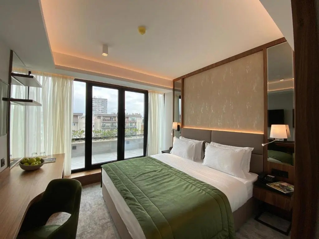 Standard Double room with balcony (full double bed)