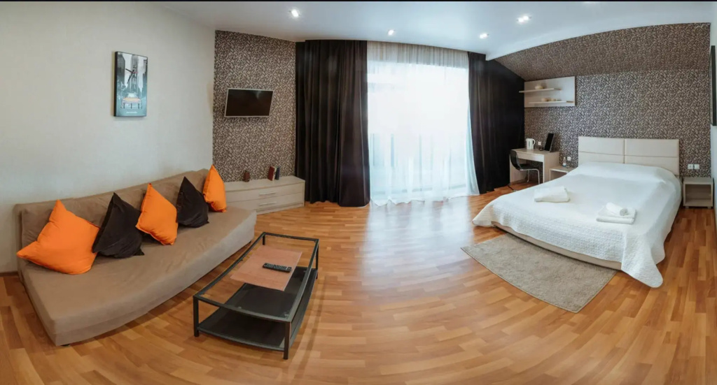 Deluxe Double room (full double bed)