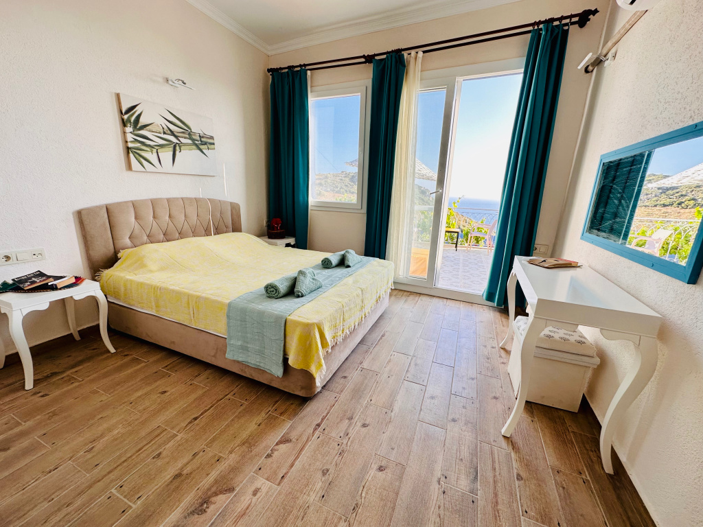 Standard Double room with view (full double bed)