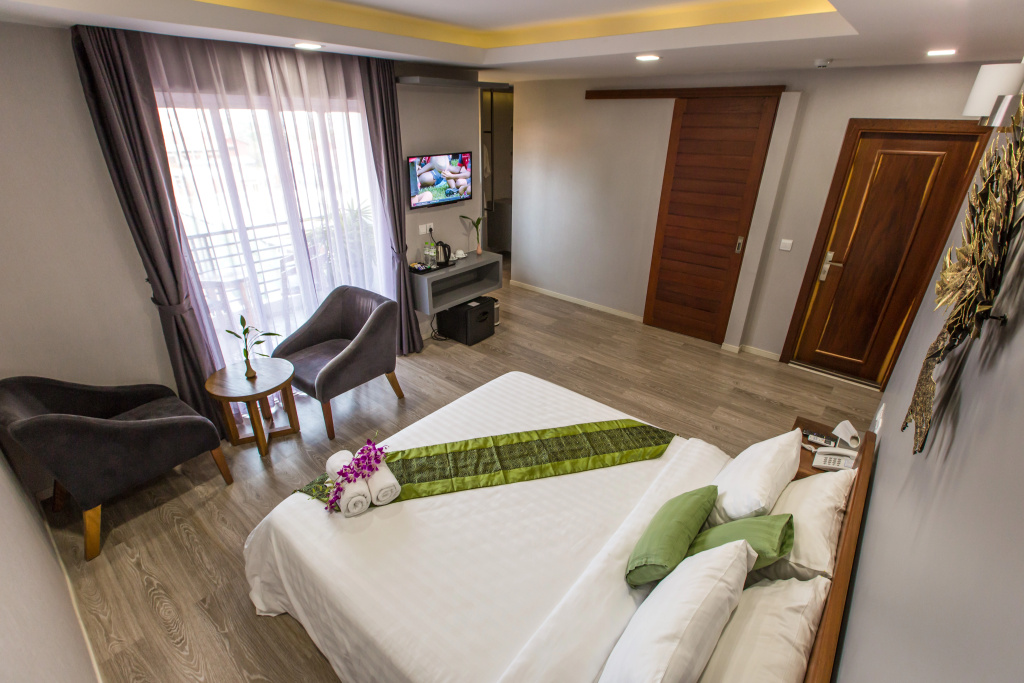 Double Junior Suite with balcony and with view (full double bed)