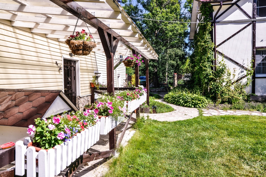 "Cottage F & F" bed & breakfast image