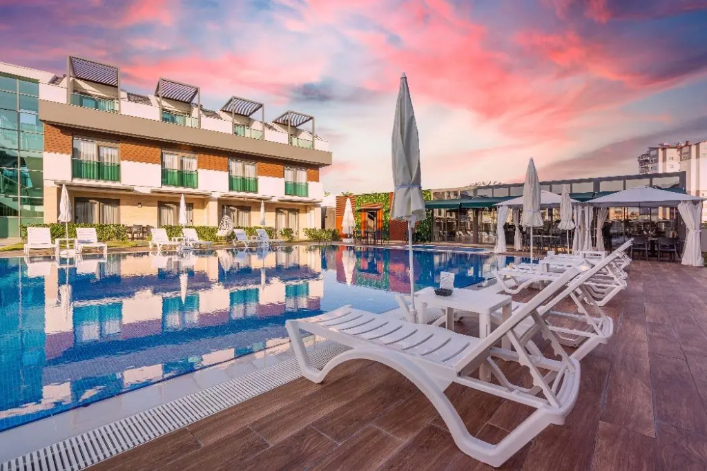 Отель Veranda Suites — фото