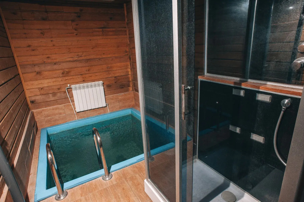 2 rooms with Font House