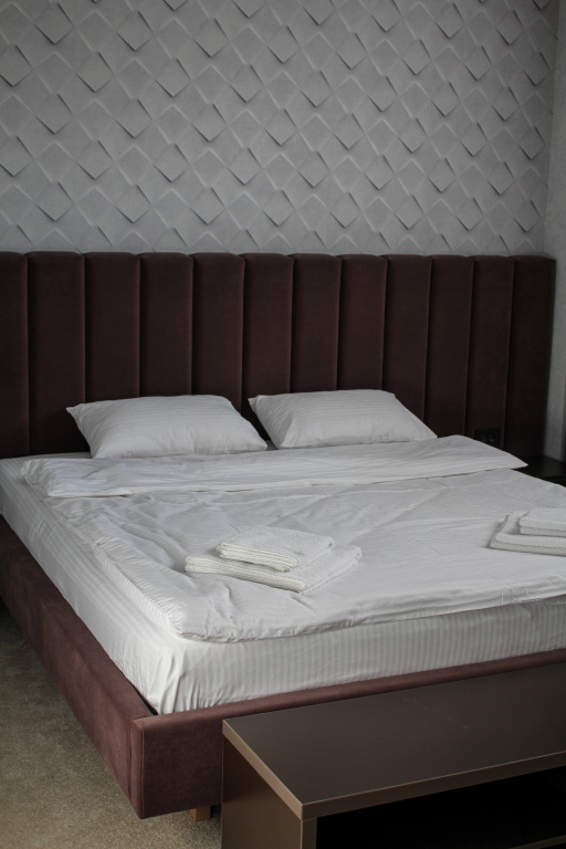 Double Suite (full double bed)