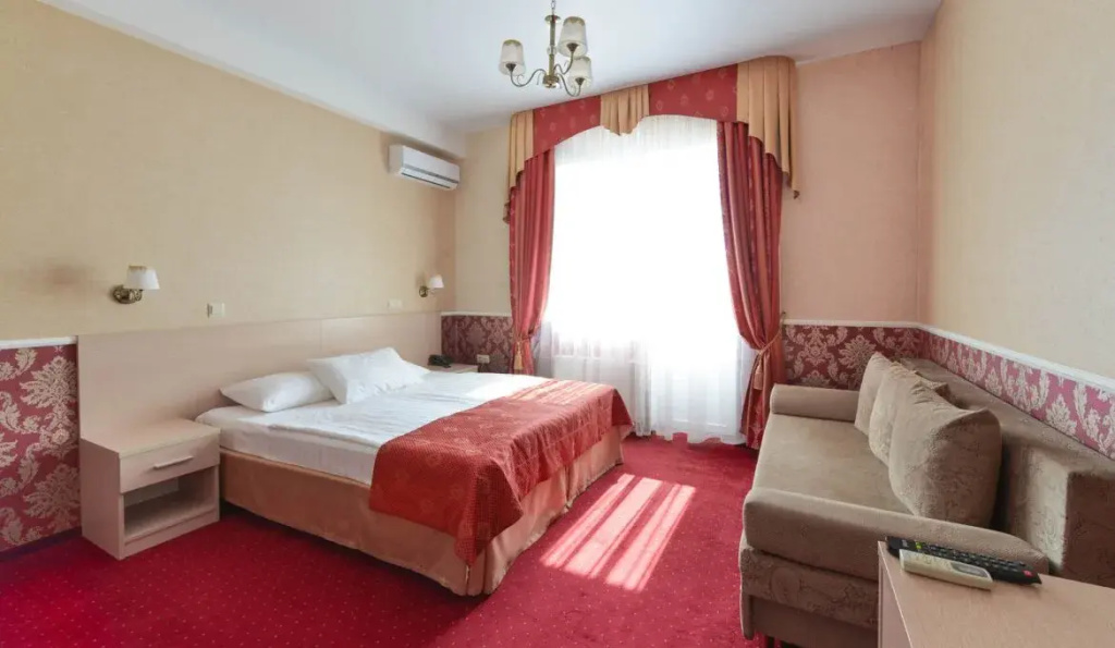 Standard Double room with balcony (full double bed)