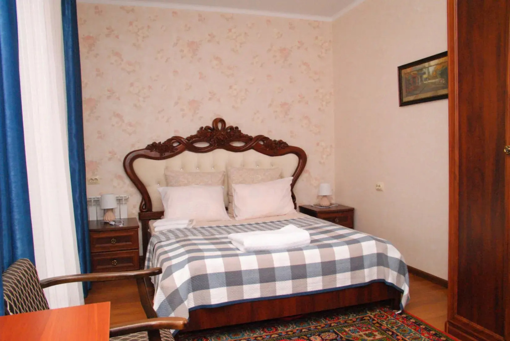 (Main Building) Double room with balcony and with land view (full double bed)