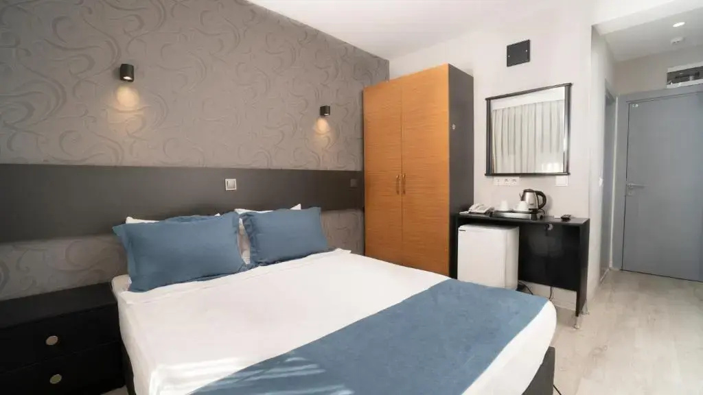 Deluxe Double room with view (full double bed)
