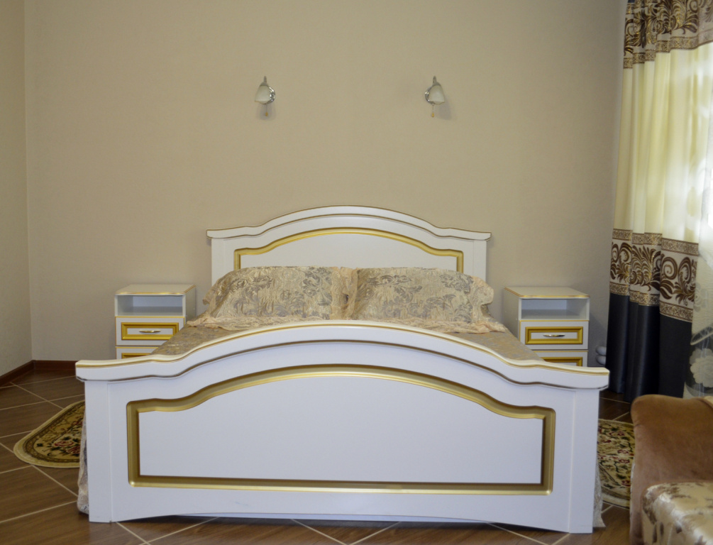 Double Suite (full double bed)