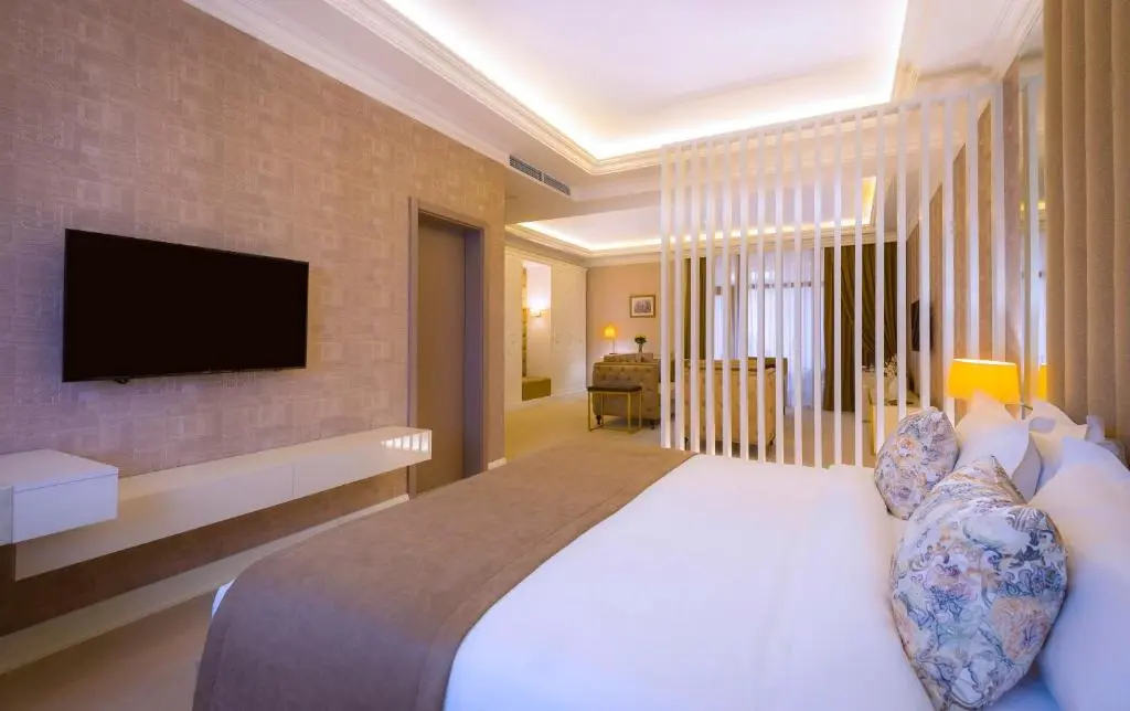 Mount Ararat Double Suite with balcony and with mountain view full double bed