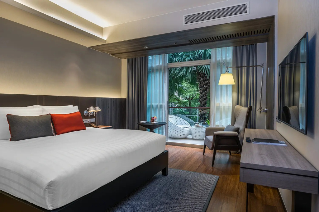 Premium Deluxe Double room with balcony (full double bed)