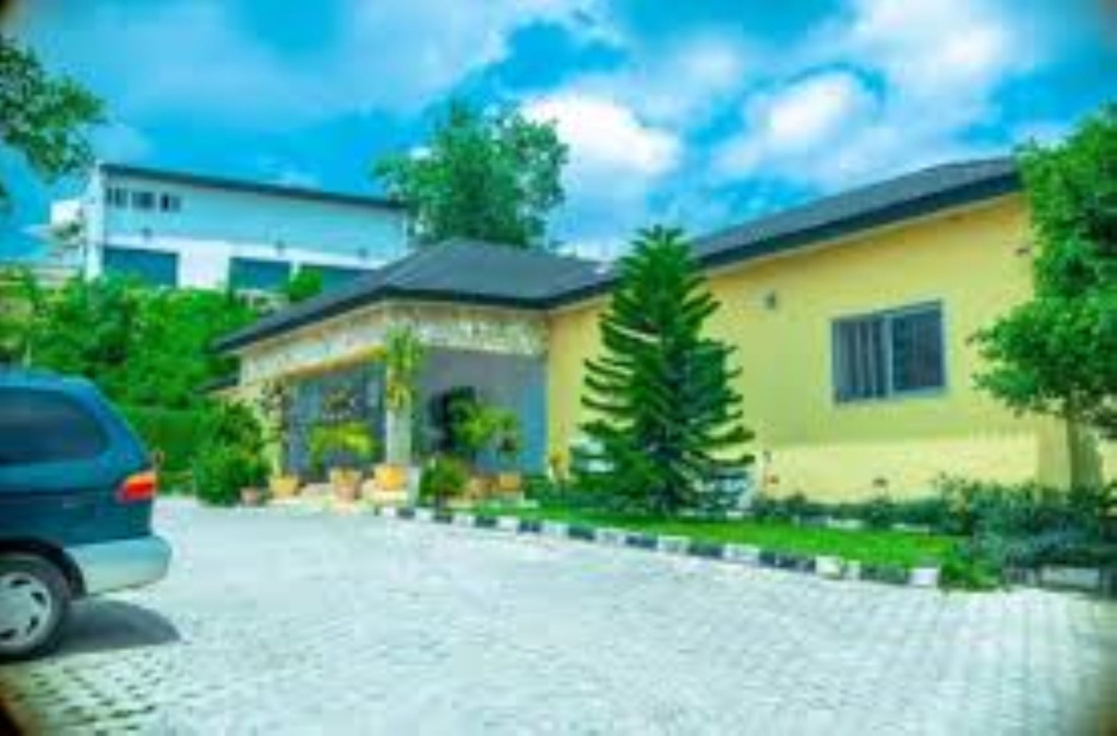 Check inn Ibadan Hotel