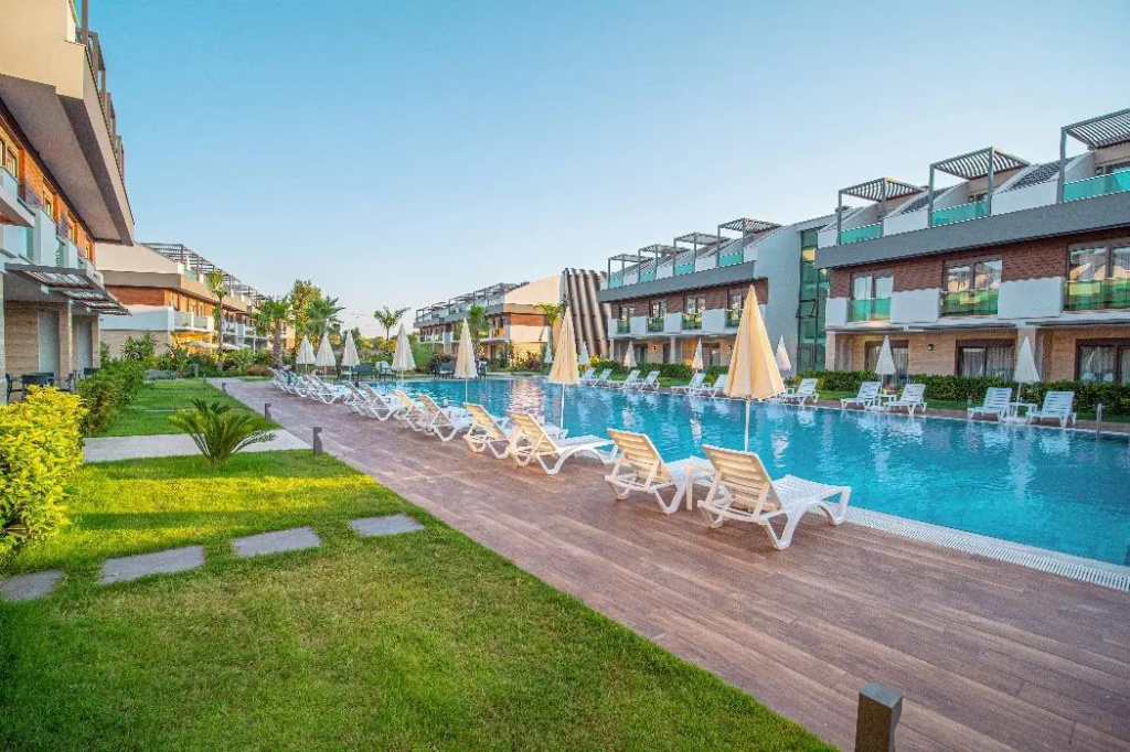 Отель Veranda Suites — фото