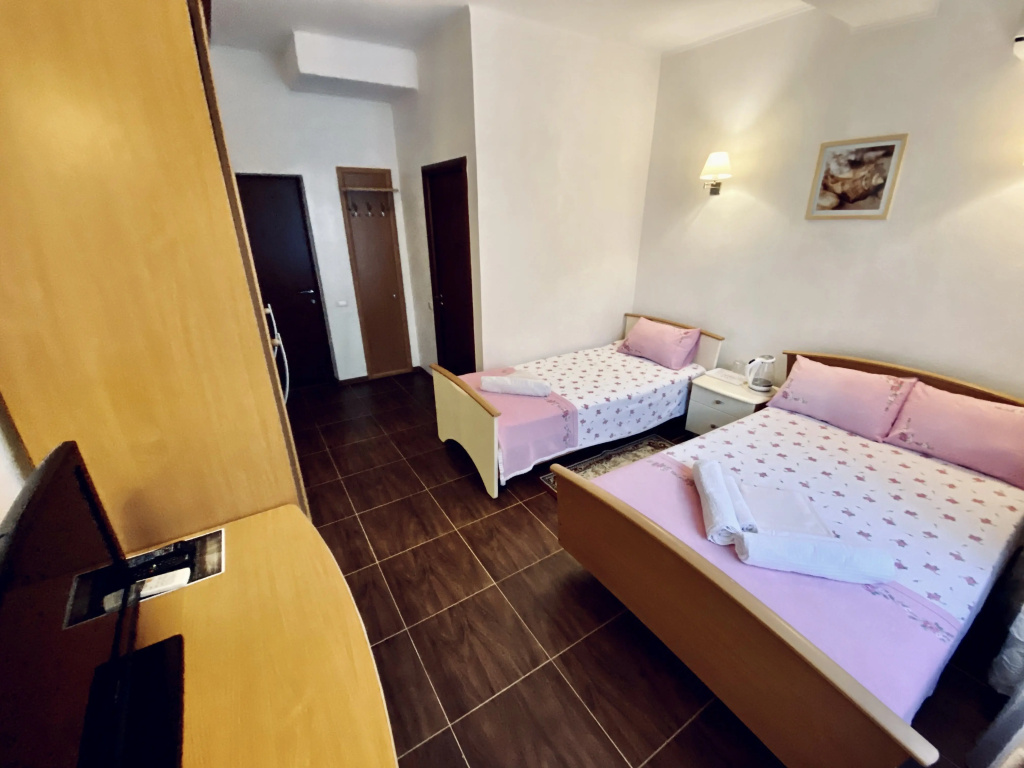 Superior Triple room with garden view
