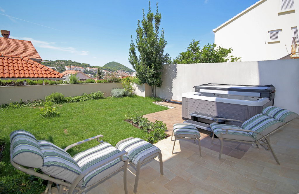 Abelia Apartments