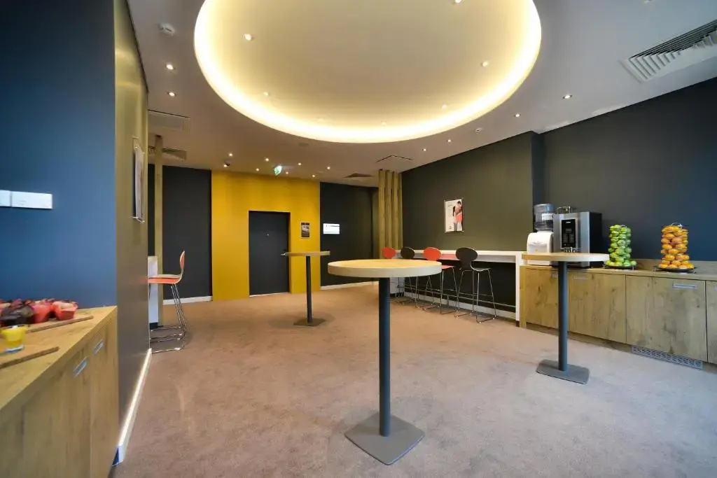 Lobby & Reception