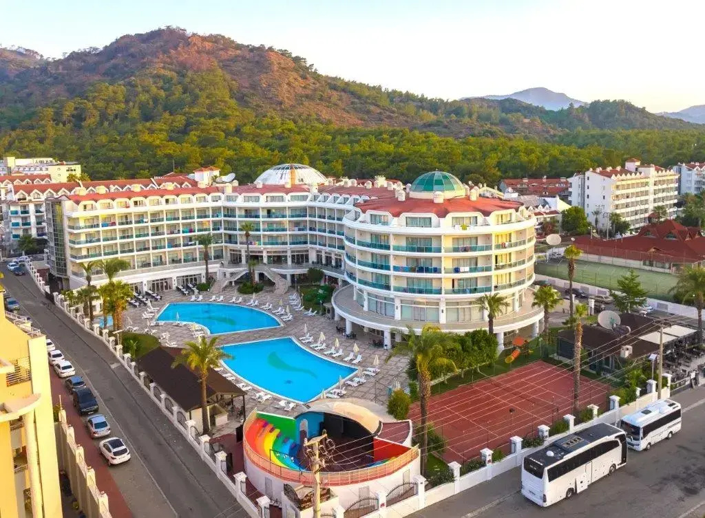 Pineta Park Deluxe Hotel — фото