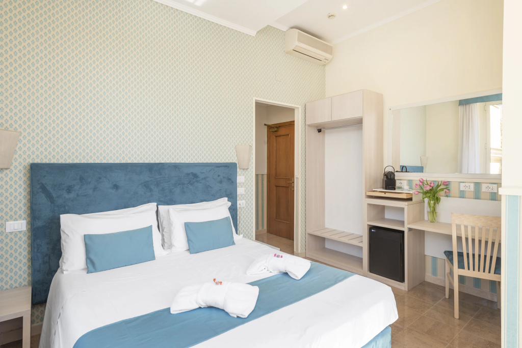 Superior Double room (full double bed)