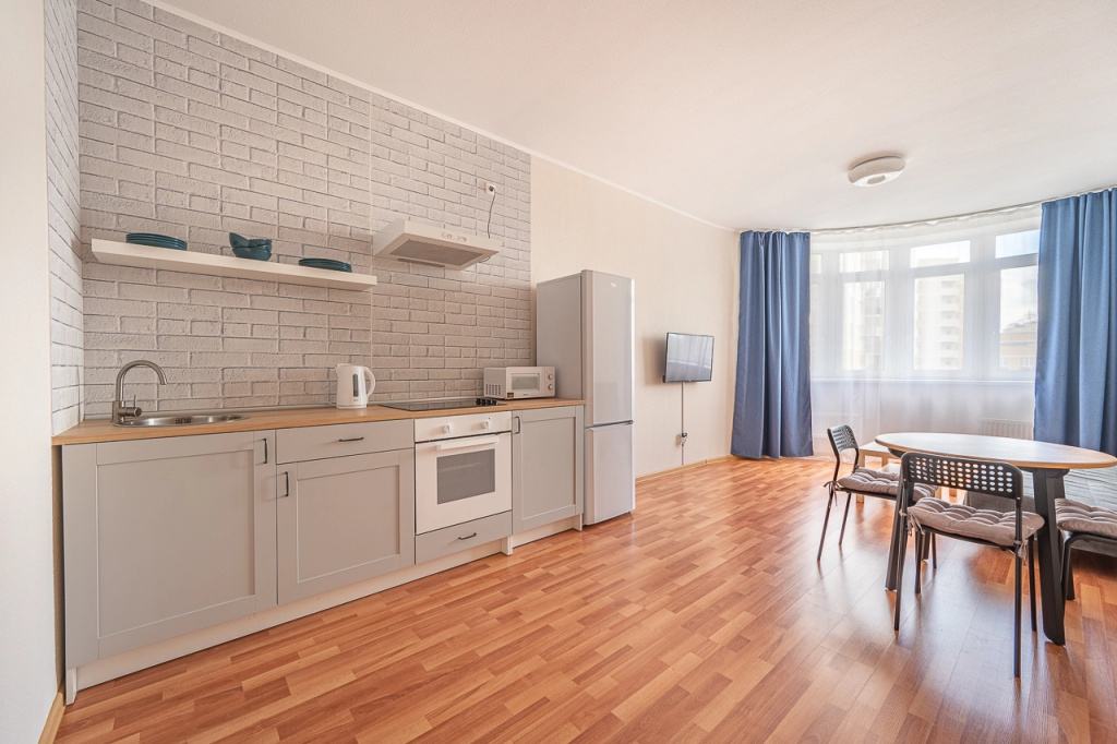 Апартаменты Rooms-ekb на улице 8 Марта 190 (17 этаж) — фото 1