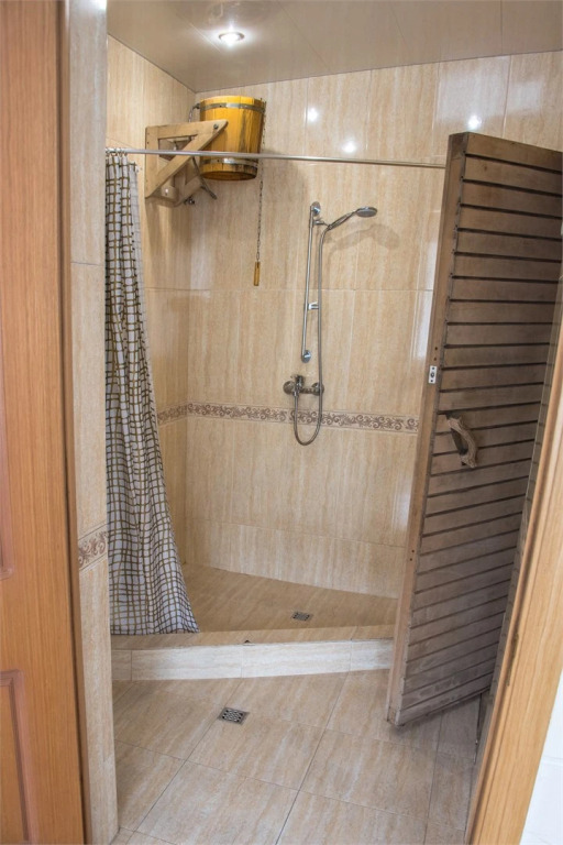 Апартаменты с 3 комнатами с балконом и с видом на горы в Энергетик