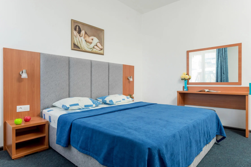 Superior Double Family room with courtyard view (full double bed)