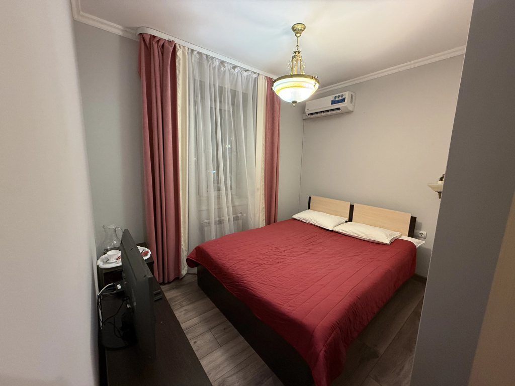 Benefit Hotel — 4