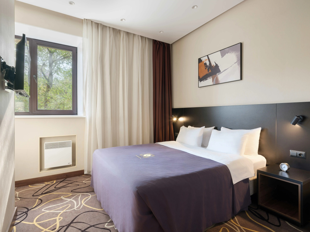 R Boutique Hotel Room Type - Standard Economy Double room full double bed