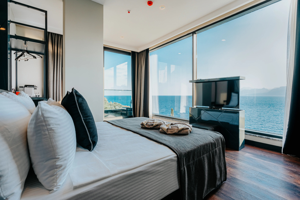 Superior room with balcony and with sea view