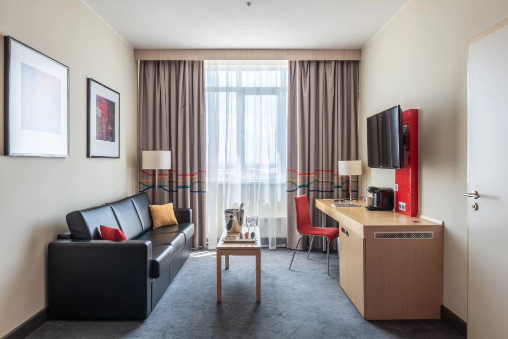 Cosmos Volgograd Hotel Room Type - 2-room Double Suite full double bed