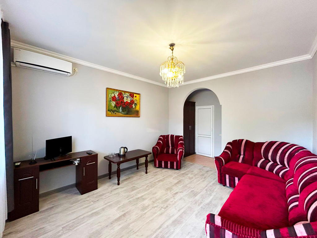 2 Bedrooms Comfort room
