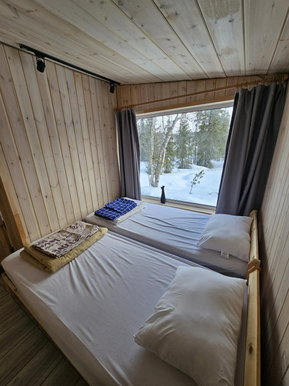 Коттедж с красивым видом из окна в Aurora barnhouse