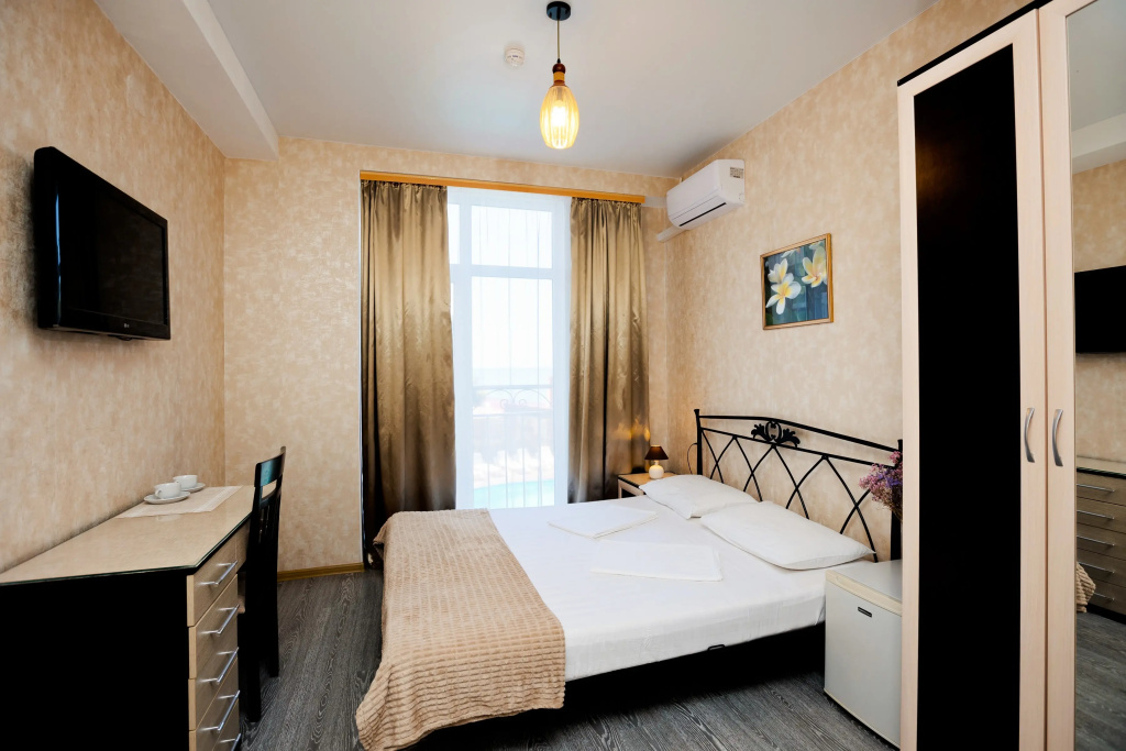 Standard Building 1 Triple room with sea view
