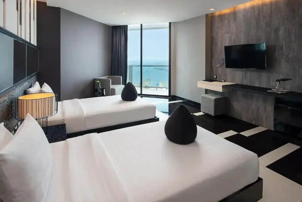 Deluxe Double room with sea view (full double bed)