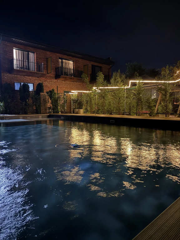 Апартаменты с балконом и с видом на бассейн в Green Wood