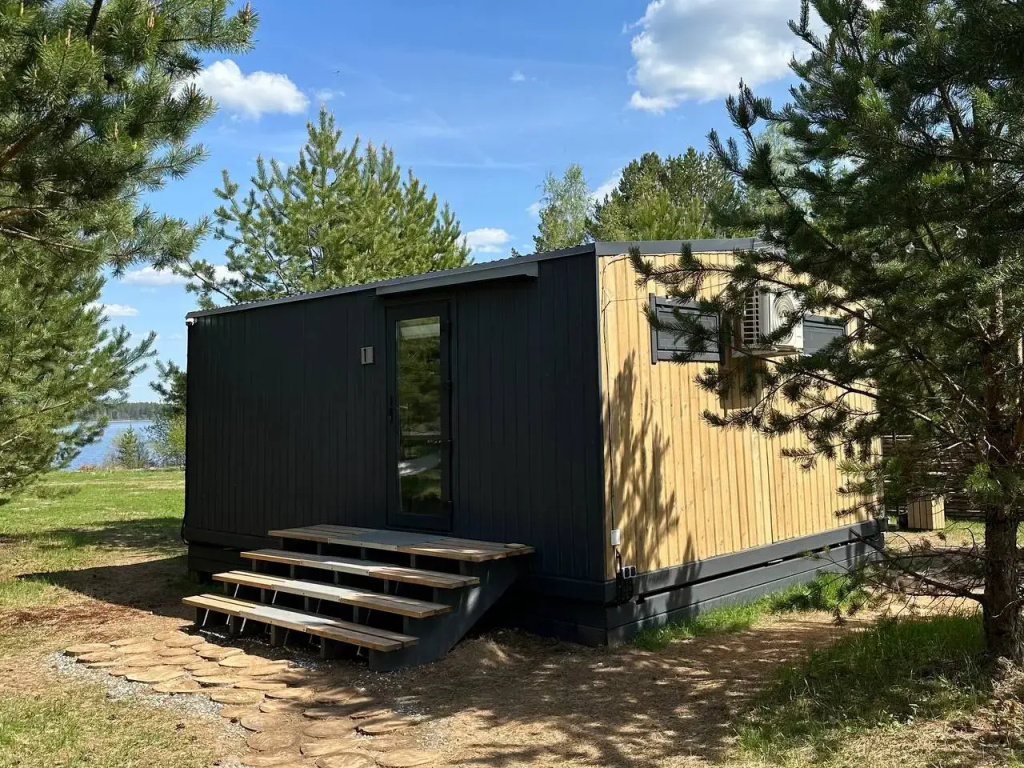 Deluxe Cottage with lake view