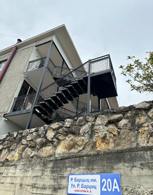 Uyut Guest house