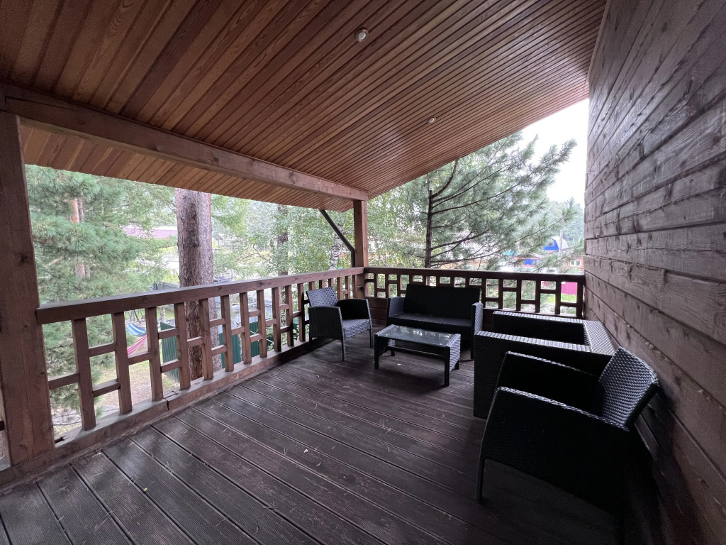 Люкс с видом на внутренний двор в Туяна